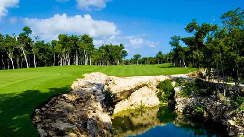 How much does it cost to play Riviera Maya