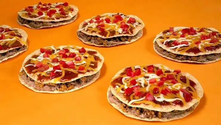 How many calories in a slice of Mexican Pizza