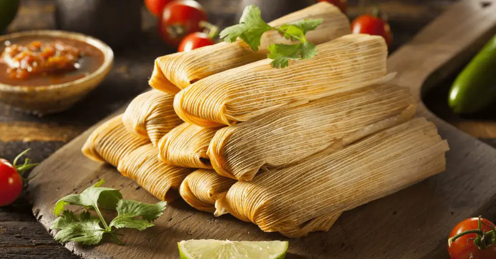 What do Mexicans eat with tamales