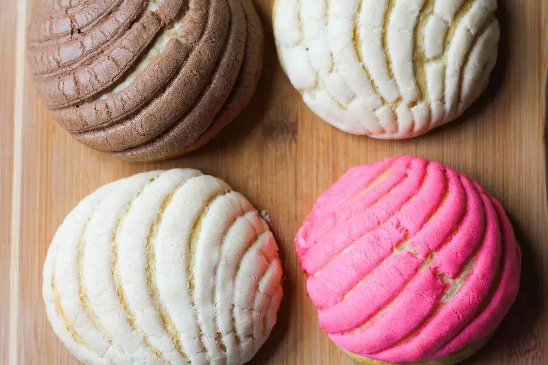 What is the difference between pan dulce and conchas